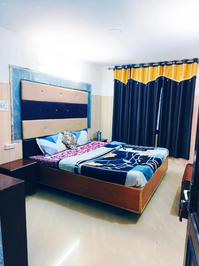 Hotel Holiday Dalhousie - Near Ghandhi Chowk Mall Road Esterno foto